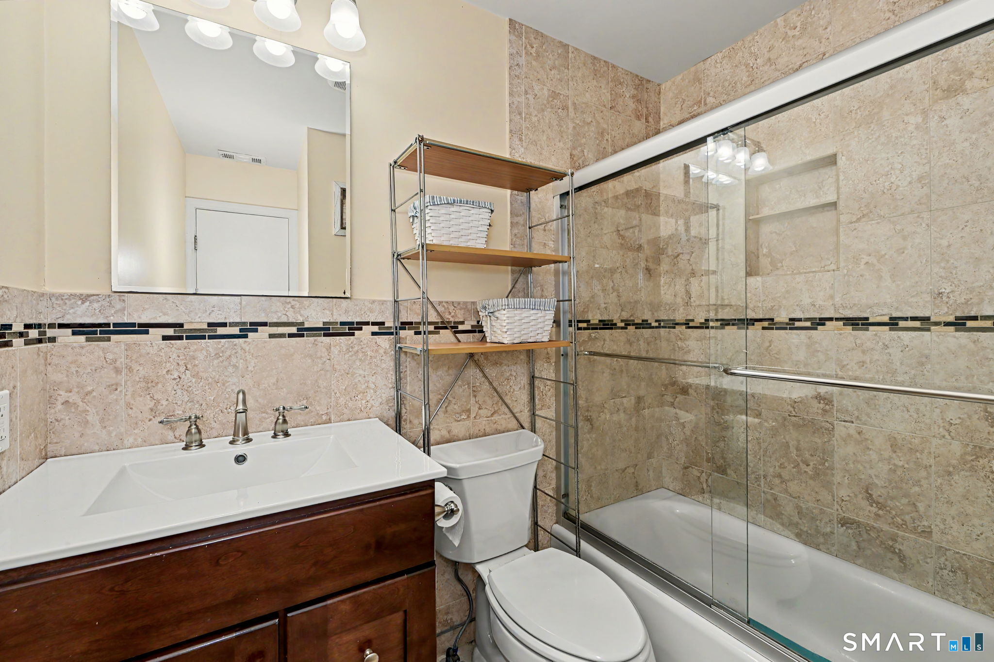 19 Colonial Road, Unit 8 Stamford, CT 06906 - Photo 19 of 21