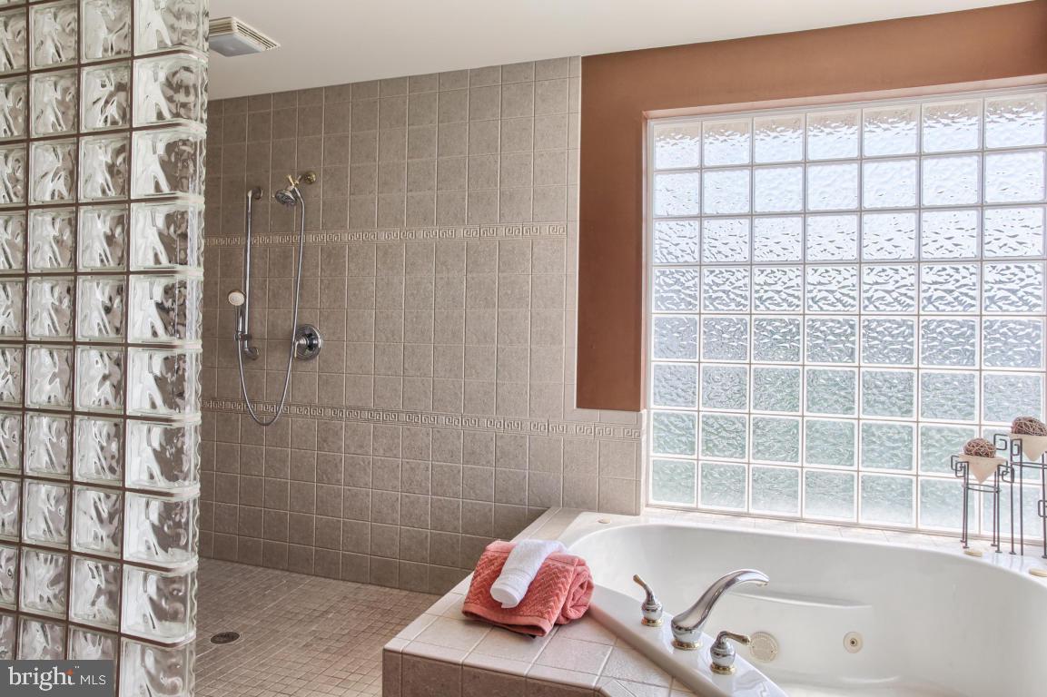 2133 Colleens Way Lancaster, PA 17601 - Photo 27 of 49 Gallery Image 27
