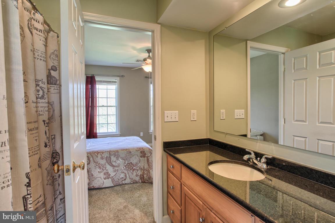 2133 Colleens Way Lancaster, PA 17601 - Photo 31 of 49 Gallery Image 31
