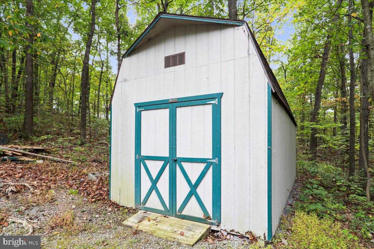 2726 Cave Ridge Road Mount Jackson, VA 22842 - Photo 33 of 39 a view of backyard of a house