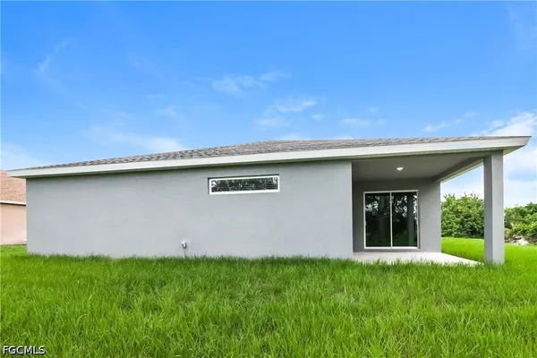 $1,975 | 3022 36th Street Southwest, Lehigh Acres, FL 33976