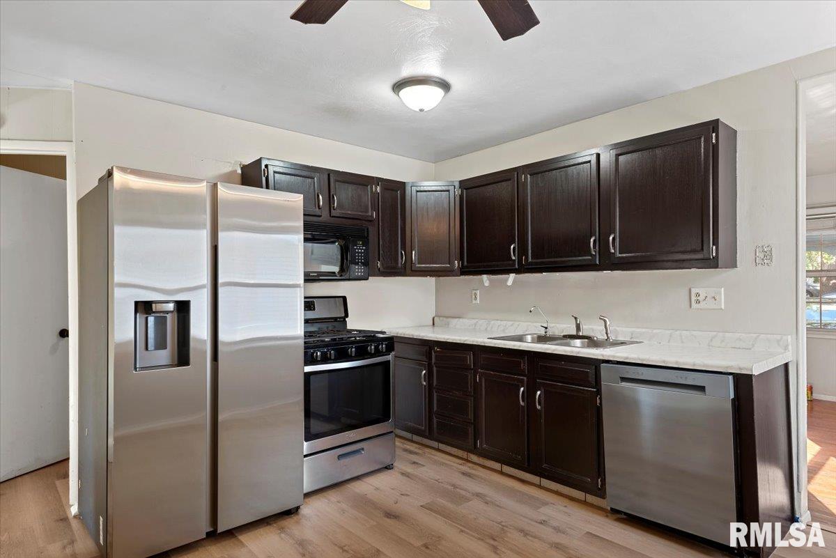 400 Lexington Heights Drive Rochester, IL 62563 - Photo 8 of 26