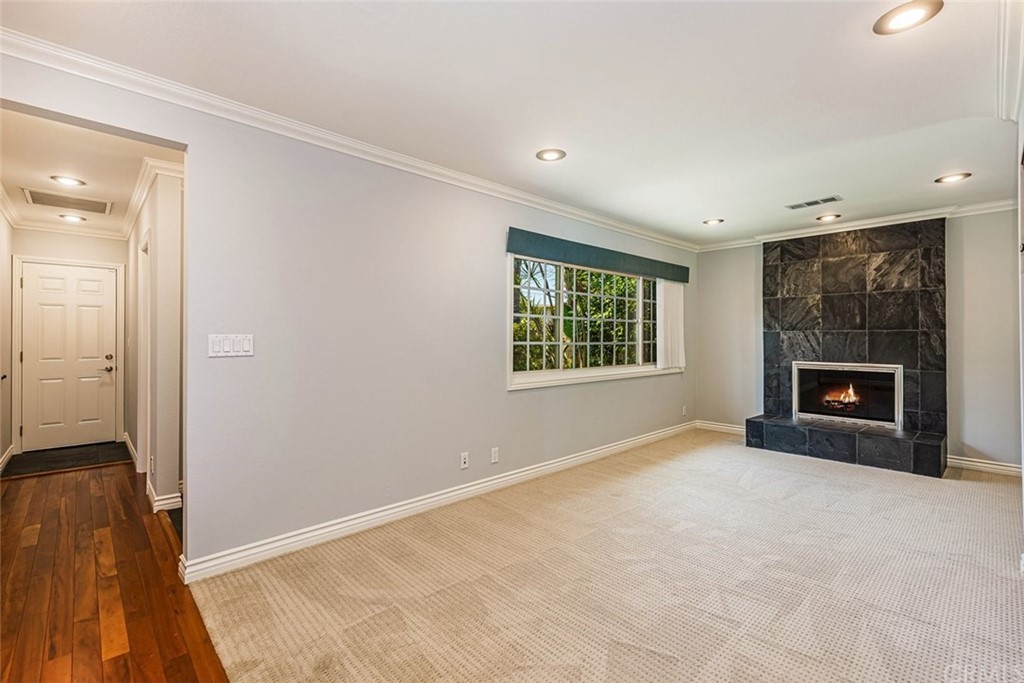 2114 Elden Avenue Costa Mesa, CA 92627 - Photo 11 of 40