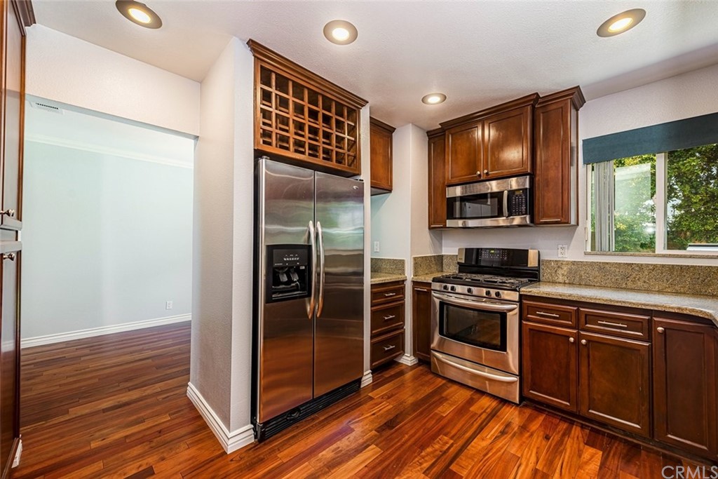 2114 Elden Avenue Costa Mesa, CA 92627 - Photo 19 of 40