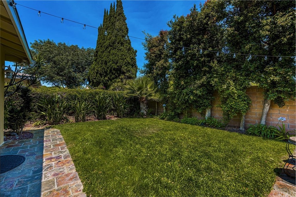 2114 Elden Avenue Costa Mesa, CA 92627 - Photo 37 of 40