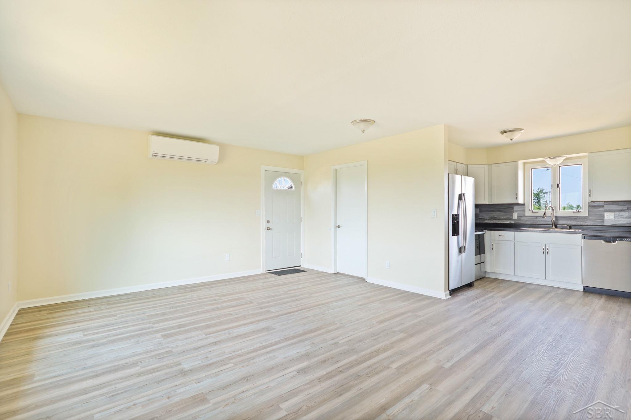 2532 Bordeau Road Standish, MI 48658 - Photo 23 of 50 Living Room