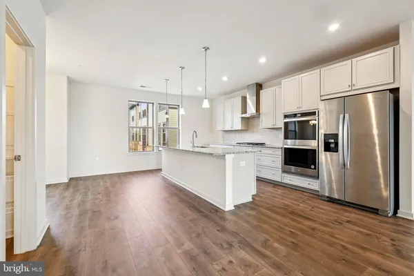 $3,300 | 46007 Woodpecker Square, Sterling, VA 20165