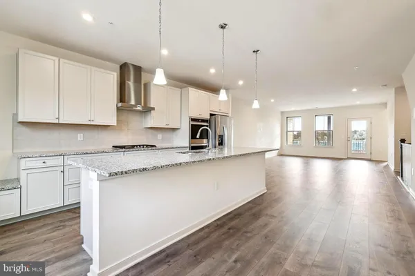 $3,300 | 46007 Woodpecker Square, Sterling, VA 20165