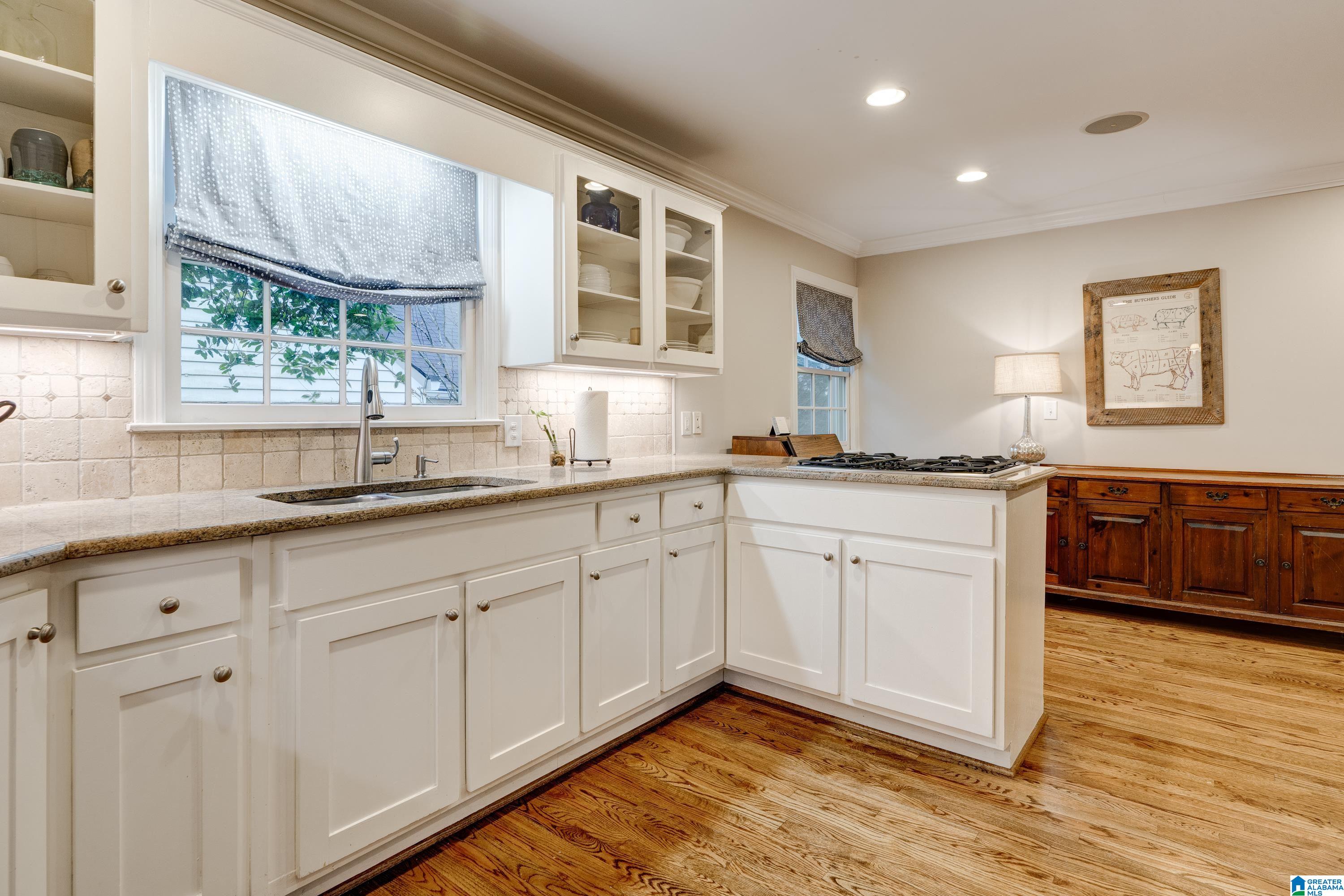 1810 Kensington Road Birmingham, AL 35209 - Photo 11 of 49