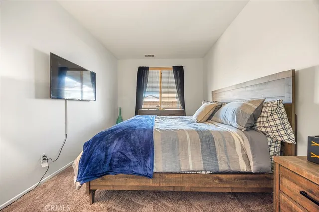 $4,600 | 10159 Julianne Avenue, Hesperia, CA 92345