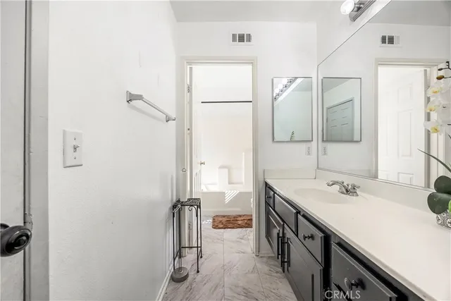 $4,600 | 10159 Julianne Avenue, Hesperia, CA 92345