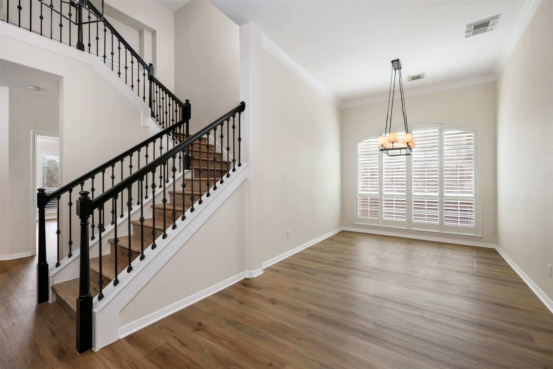 2512 Rio Mesa Drive Austin, TX 78732 - Photo 5 of 35