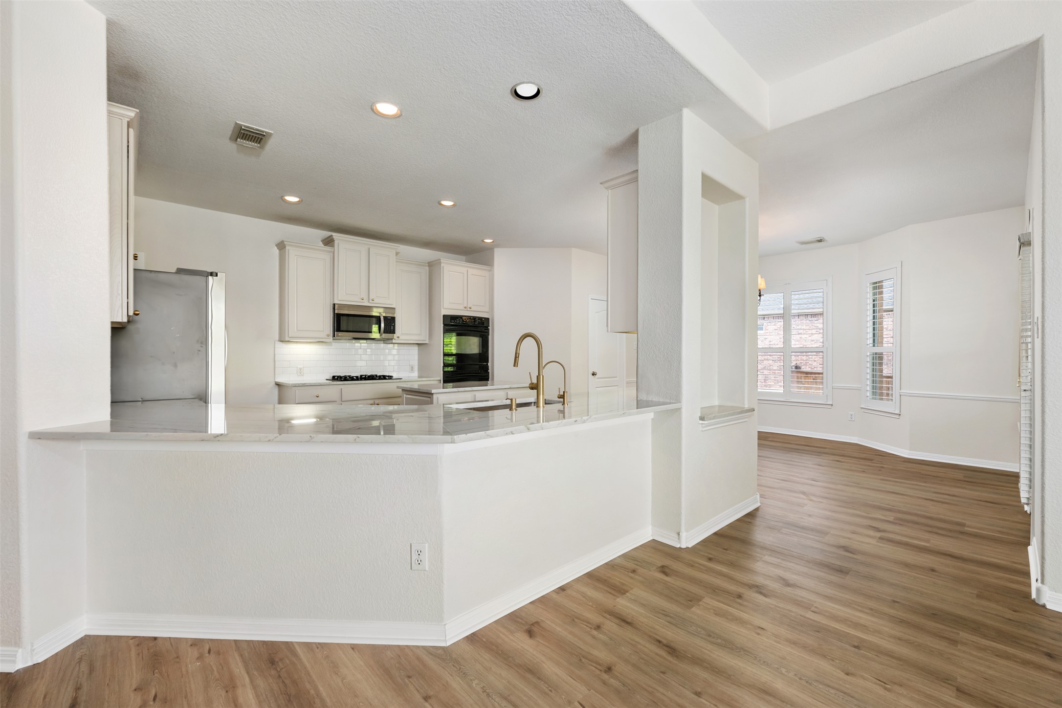 2512 Rio Mesa Drive Austin, TX 78732 - Photo 8 of 35