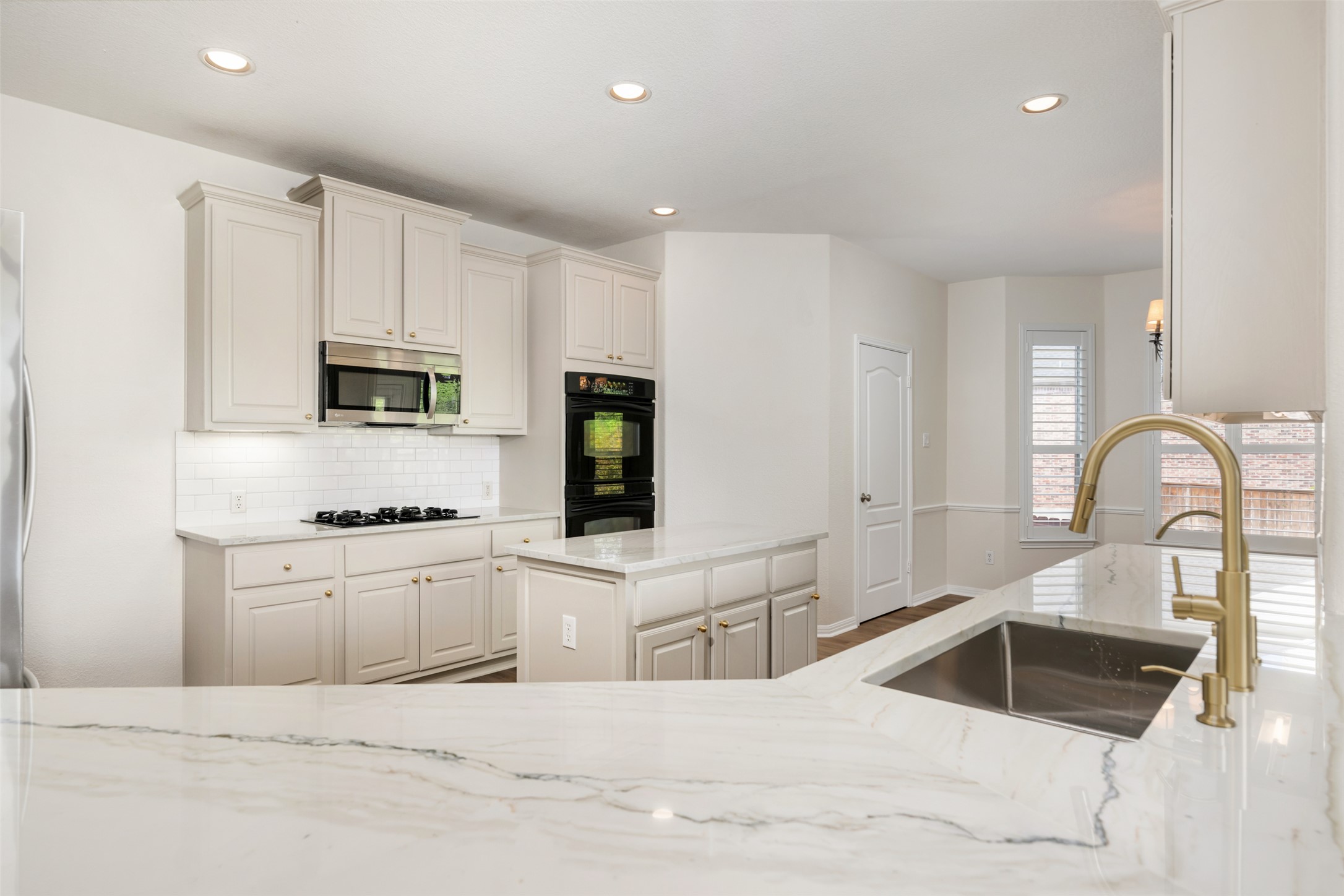 2512 Rio Mesa Drive Austin, TX 78732 - Photo 9 of 35