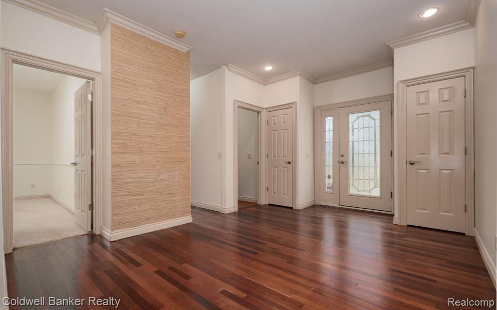 1158 Beta Road Walled Lake, MI 48390 - Photo 6 of 27