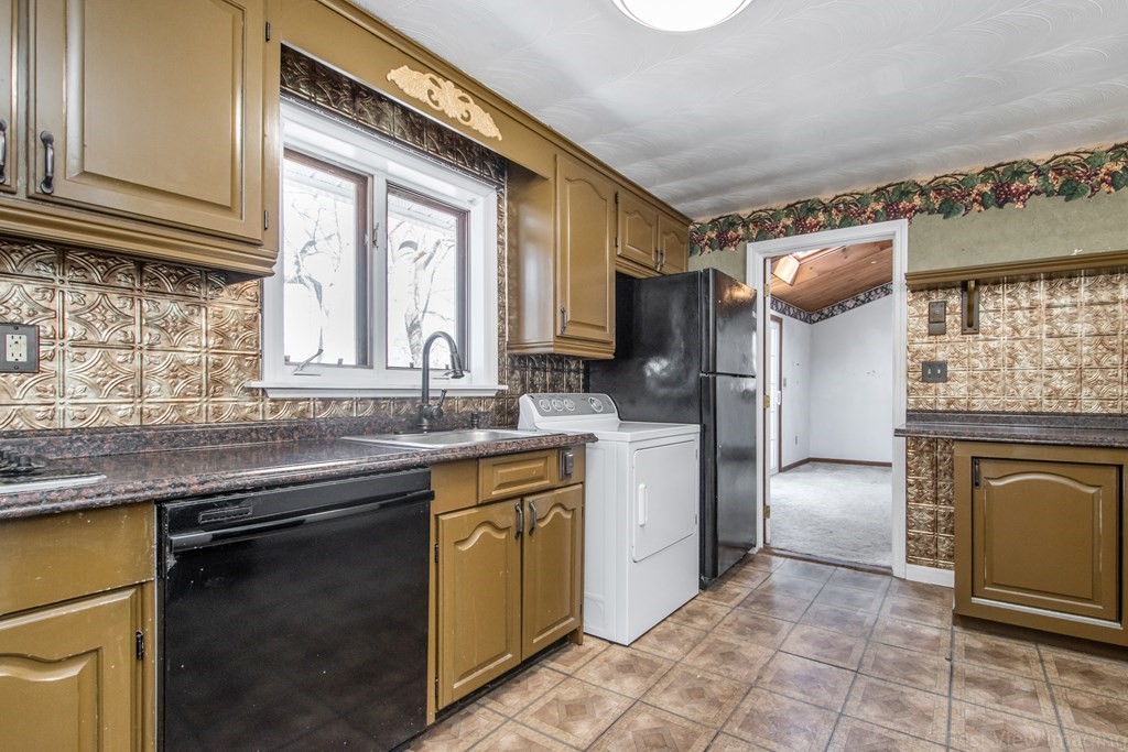 21 Paxton Road Framingham, MA 01701 - Photo 11 of 29