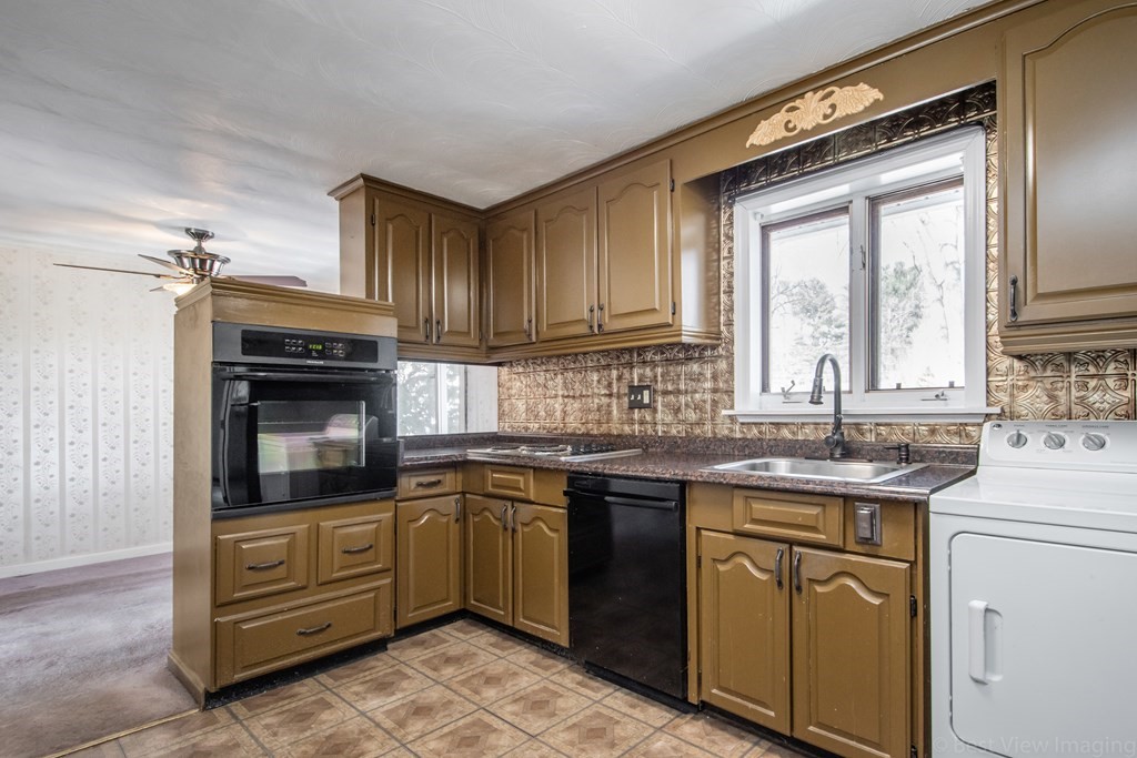 21 Paxton Road Framingham, MA 01701 - Photo 9 of 29