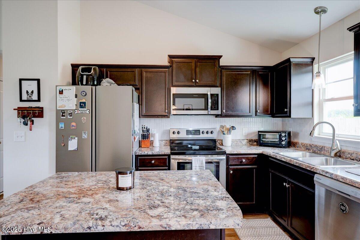 1768 Riggs Road Maysville, NC 28555 - Photo 10 of 39 16-1768_Riggs-6