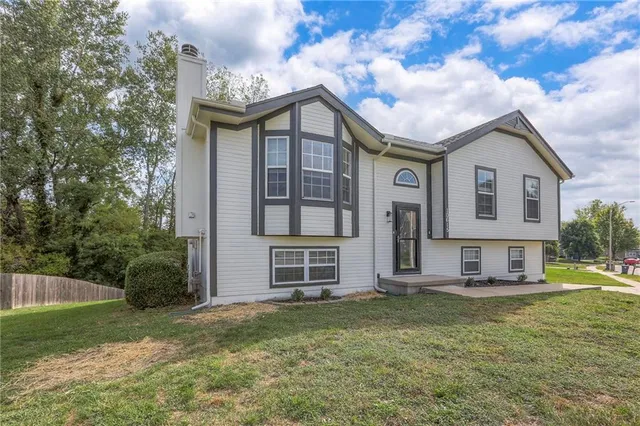 $339,899 | 10615 North Ditman Avenue, Kansas City, MO 64157