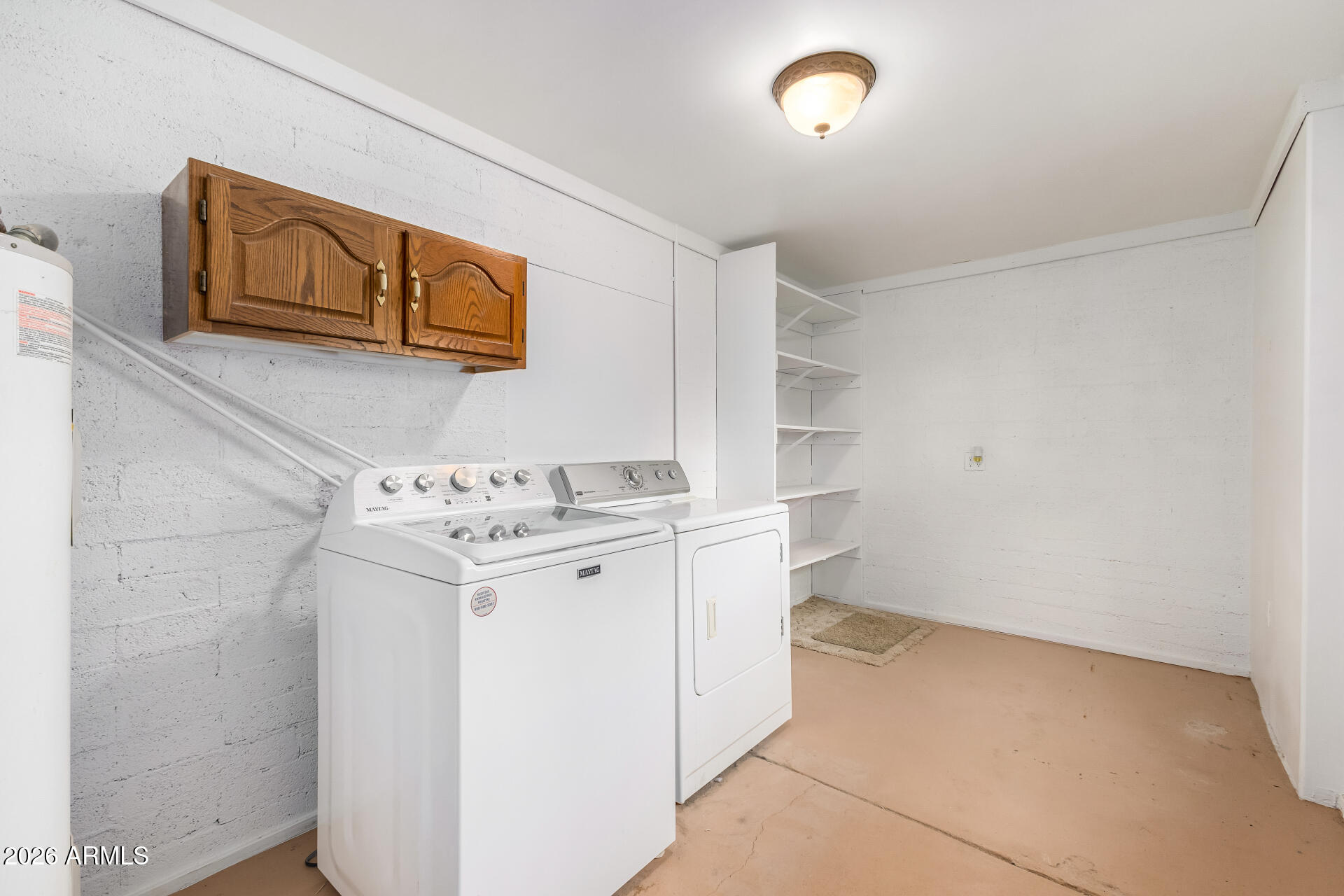 8714 North Dead Mans Gulch Road Florence, AZ 85132 - Photo 17 of 39 a utility room with dryer and washer
