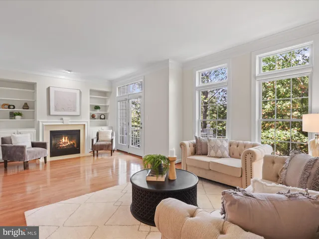 $799,000 | 4086 Clovet Drive, Unit 32, Fairfax, VA 22030