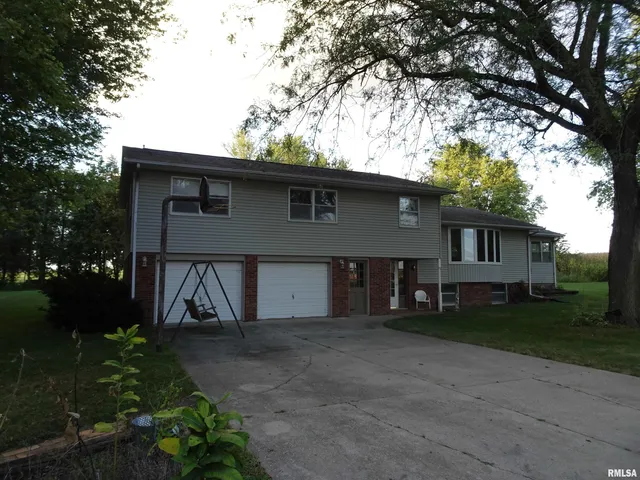 $349,000 | 13978 North 2200th Avenue, Geneseo, IL 61254