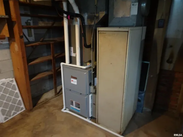 $349,000 | 13978 North 2200th Avenue, Geneseo, IL 61254