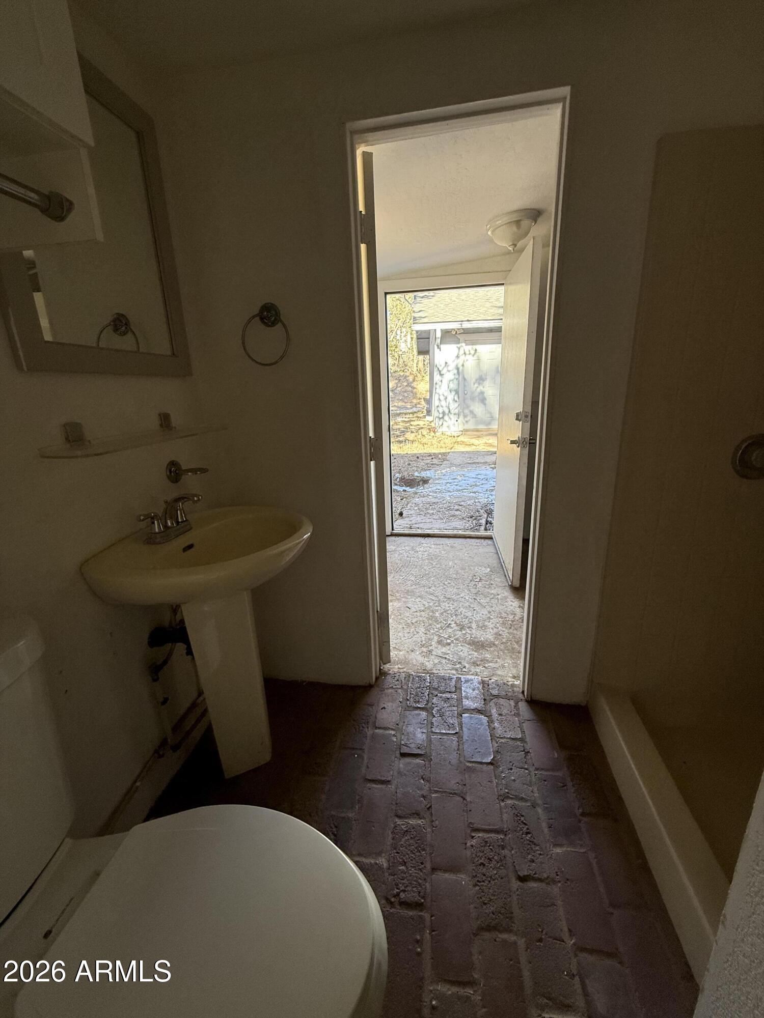 2058 Pinehaven Lane Overgaard, AZ 85933 - Photo 19 of 34 IMG_0760