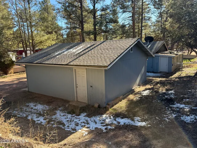 $299,000 | 2058 Pinehaven Lane, Overgaard, AZ 85933