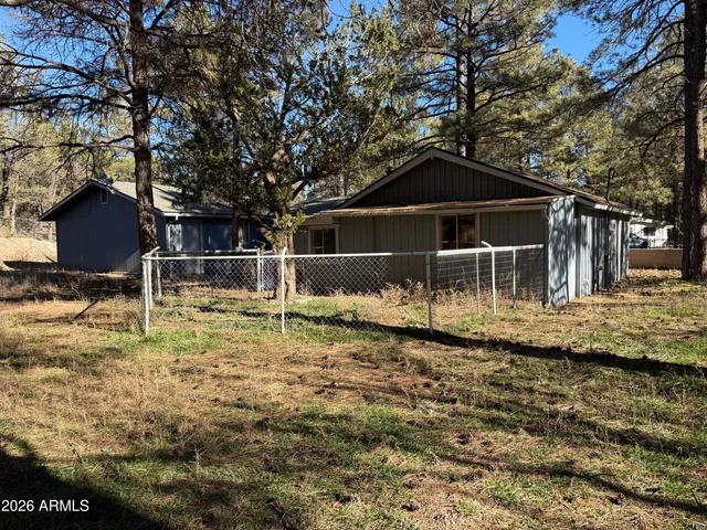 $299,000 | 2058 Pinehaven Lane, Overgaard, AZ 85933