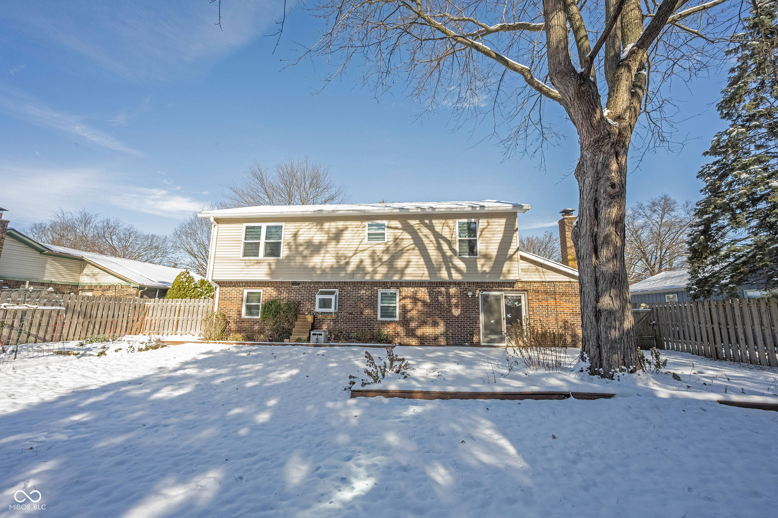 7511 Madden Drive Fishers, IN 46038 - Photo 2 of 39