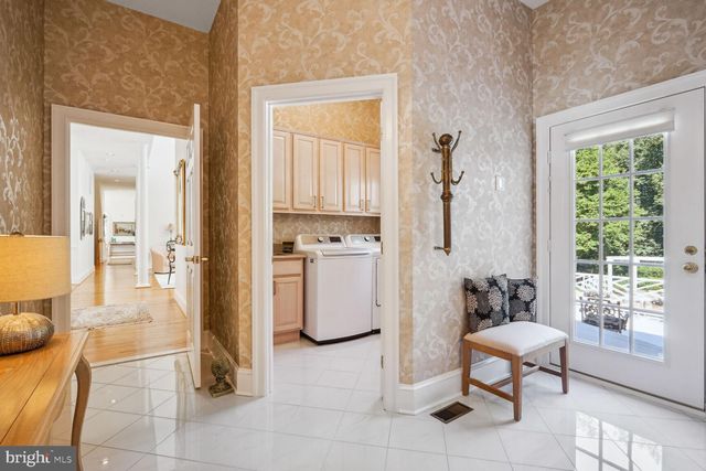 $2,805,000 | 8904 Chequers Way, McLean, VA 22102