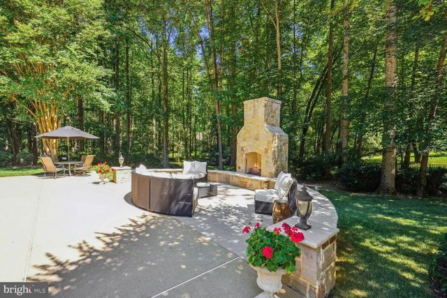 $2,805,000 | 8904 Chequers Way, McLean, VA 22102