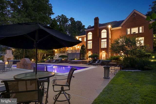 $2,805,000 | 8904 Chequers Way, McLean, VA 22102