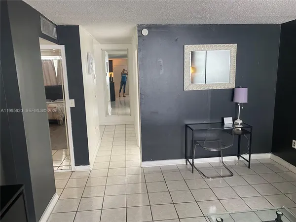 $2,150 | 1732 Meridian Avenue, Unit 504, Miami Beach, FL 33139