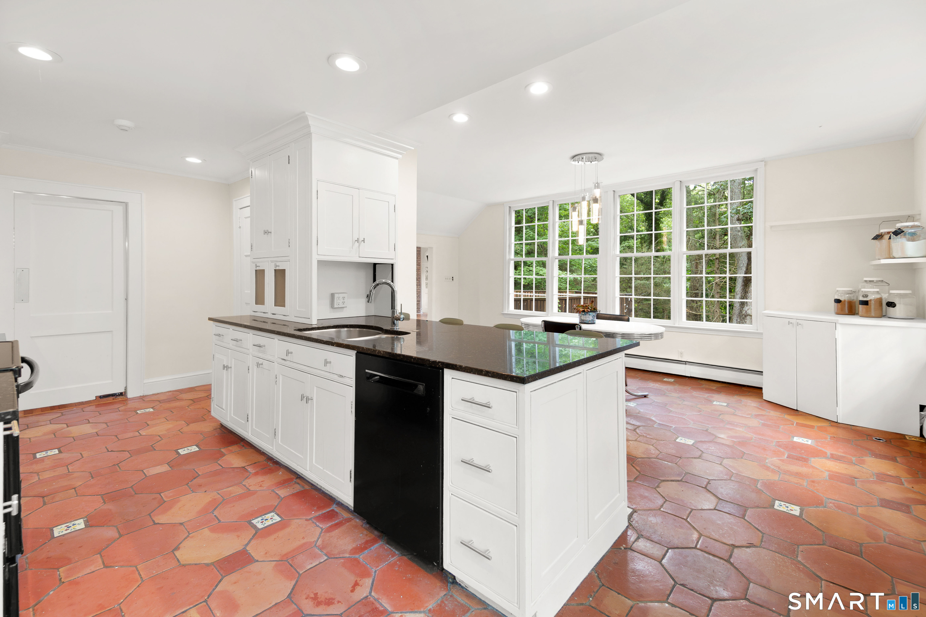 267 Westport Road Wilton, CT 06897 - Photo 6 of 28 Gallery Image 6