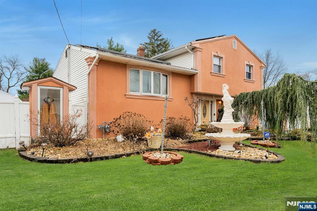 8 Monaghan Road Edison, NJ 08817 - Photo 2 of 30