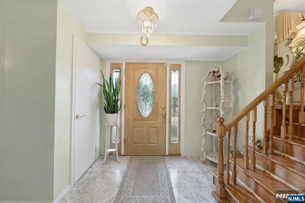 8 Monaghan Road Edison, NJ 08817 - Photo 4 of 30