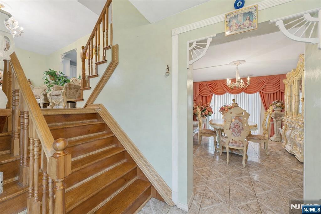 8 Monaghan Road Edison, NJ 08817 - Photo 5 of 30