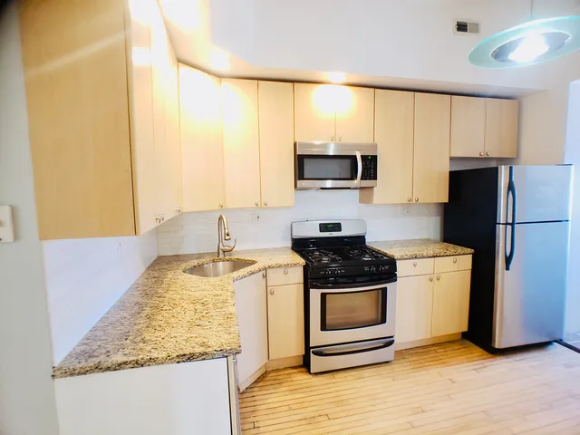 $2,100 | 3136 West Fullerton Avenue, Unit 3, Chicago, IL 60647