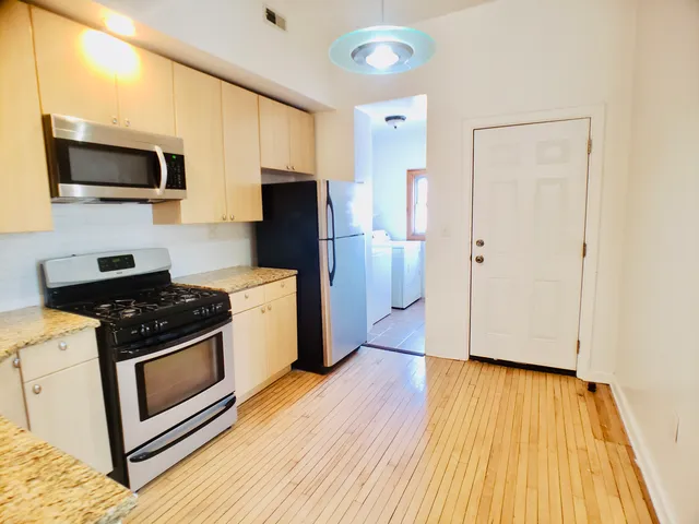 $2,100 | 3136 West Fullerton Avenue, Unit 3, Chicago, IL 60647