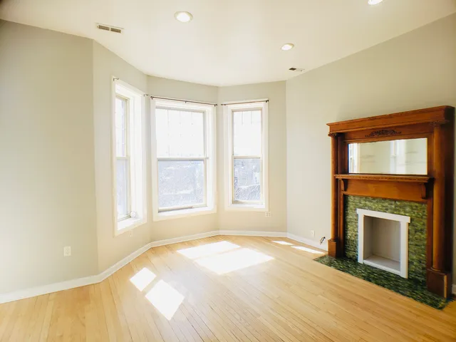 $2,100 | 3136 West Fullerton Avenue, Unit 3, Chicago, IL 60647