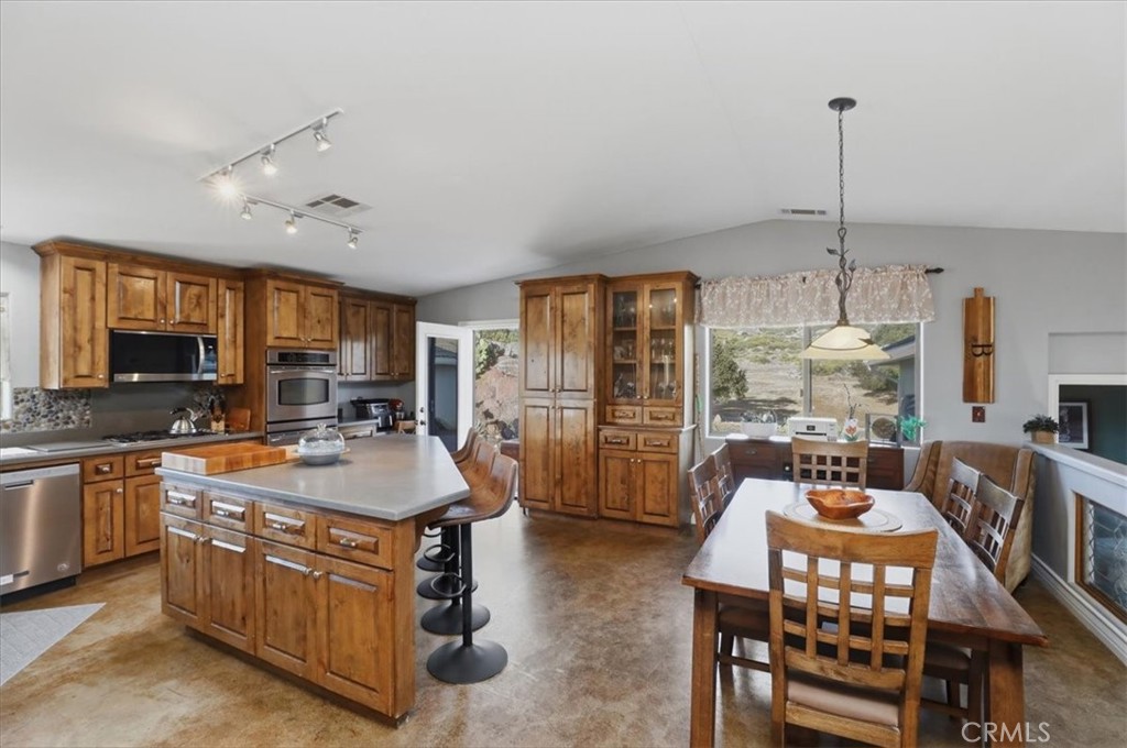 34575 Sycamore Springs Road Hemet, CA 92544 - Photo 50 of 65 fantastic kitchen