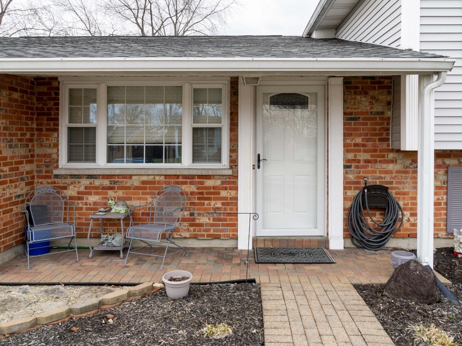 11261 Pippin Road Cincinnati, OH 45231 - Photo 2 of 28