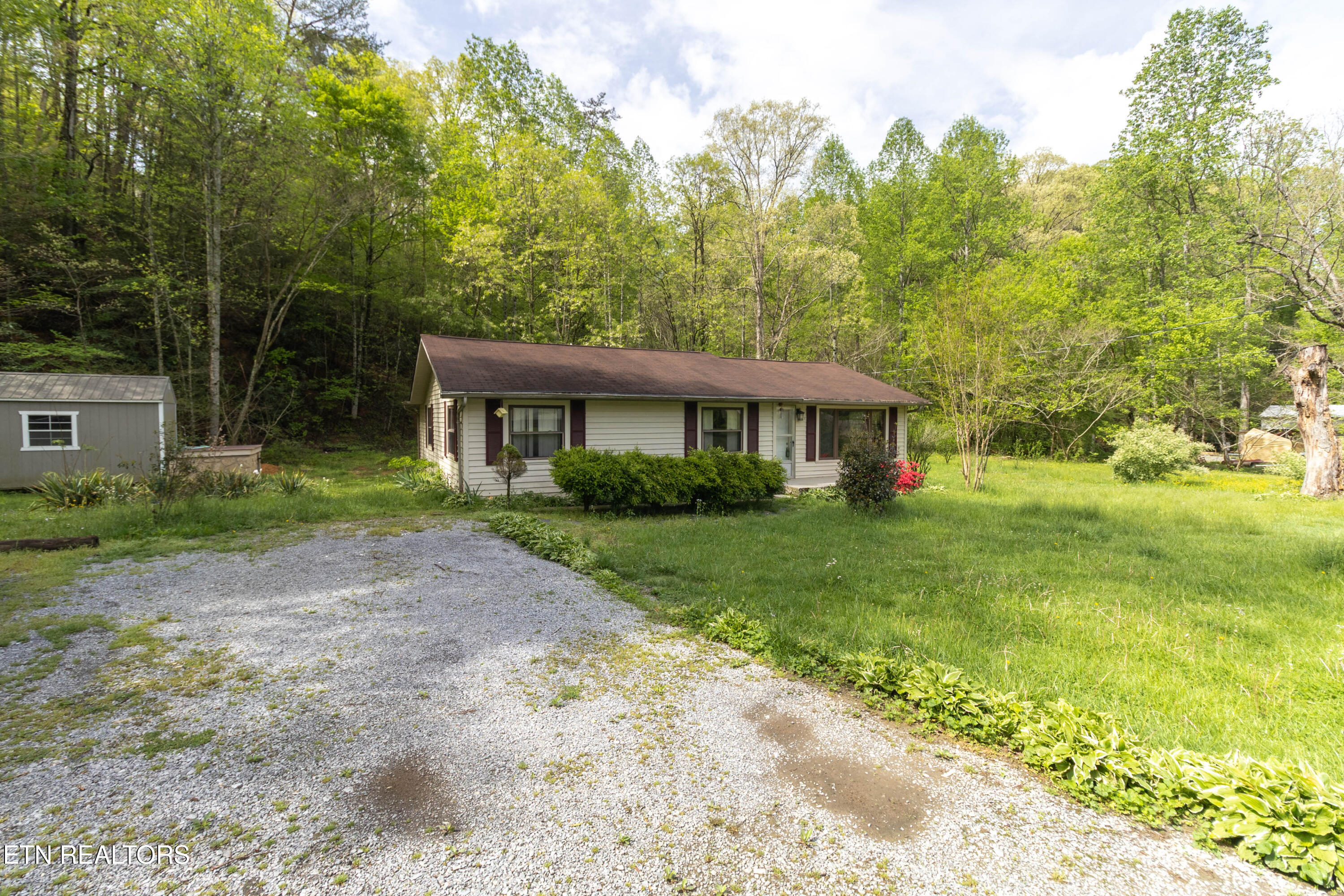 3398 Bell Road Sevierville, TN 37862 - Photo 3 of 37 1U6A0802