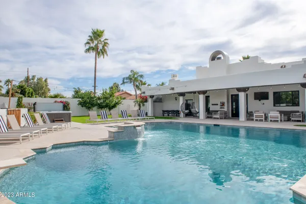 a view of a outdoor space