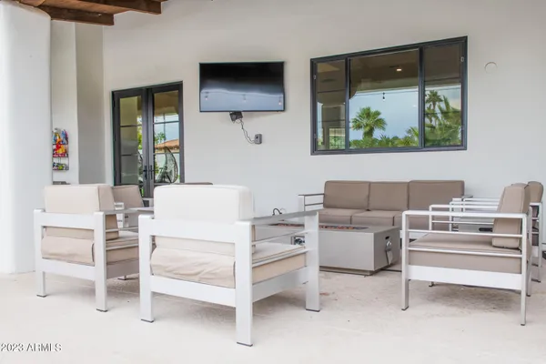 a front view of house with yard