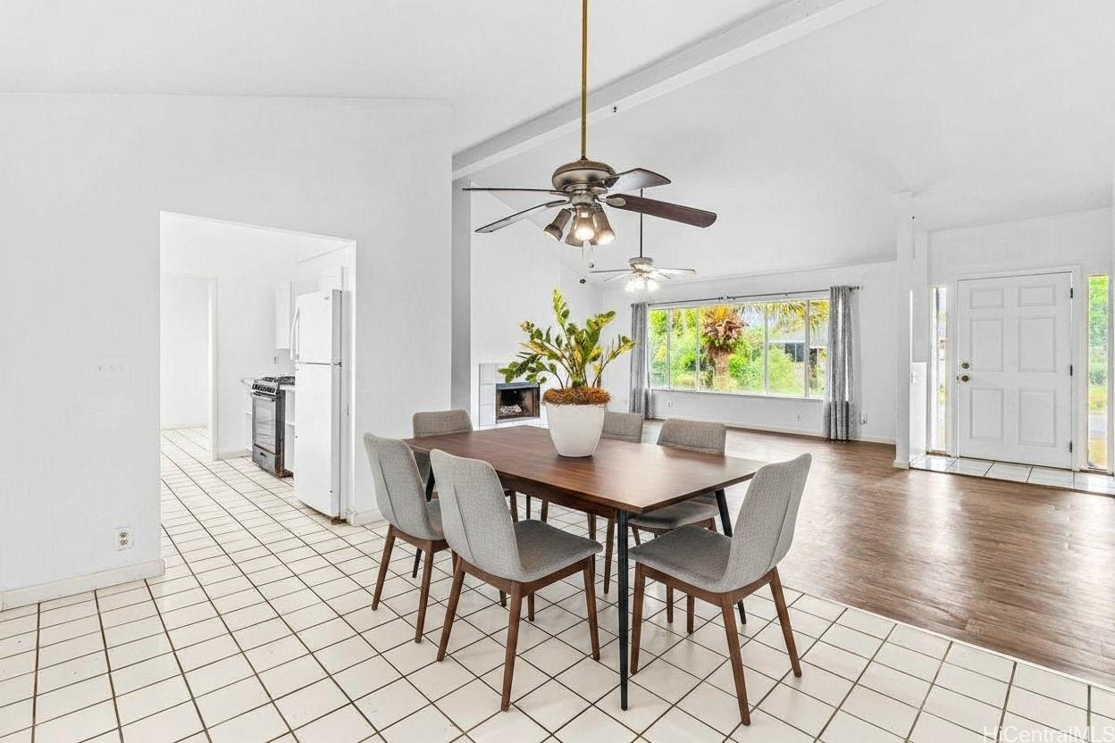 4806 Iiwi Road Kapaa, HI 96746 - Photo 3 of 25 a view of a dining room with furniture