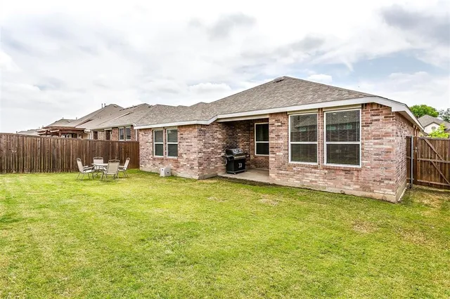 $365,000 | 1629 Ridge Creek Lane, Aubrey, TX 76227