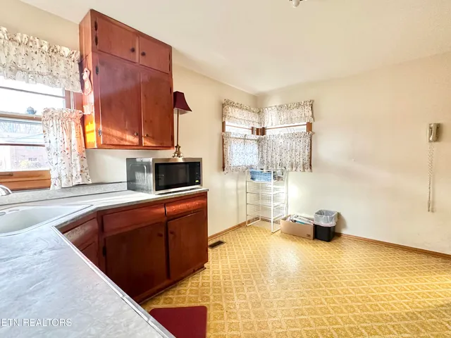 $259,900 | 112 Glenn Circle, Powell, TN 37849